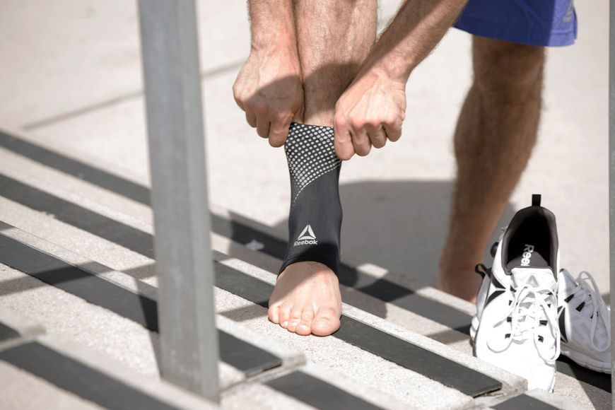 Фіксатор щиколотки Reebok Ankle Support чорний Уні S RRSU-13123 фото